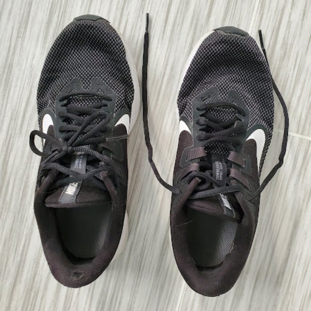 Women's Black Nike Running Shoe